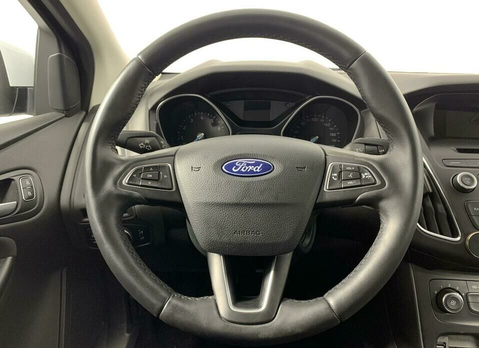 Ford Focus 1.6 MT (105 л.с.)