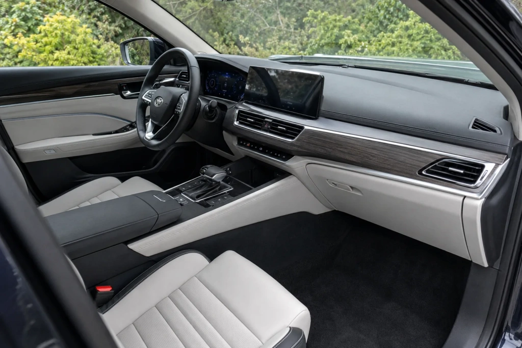 02_volga_c50_secondary_interior.webp