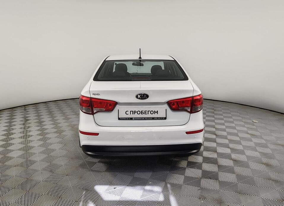 Kia Rio 1.6 AT (123 л.с.)