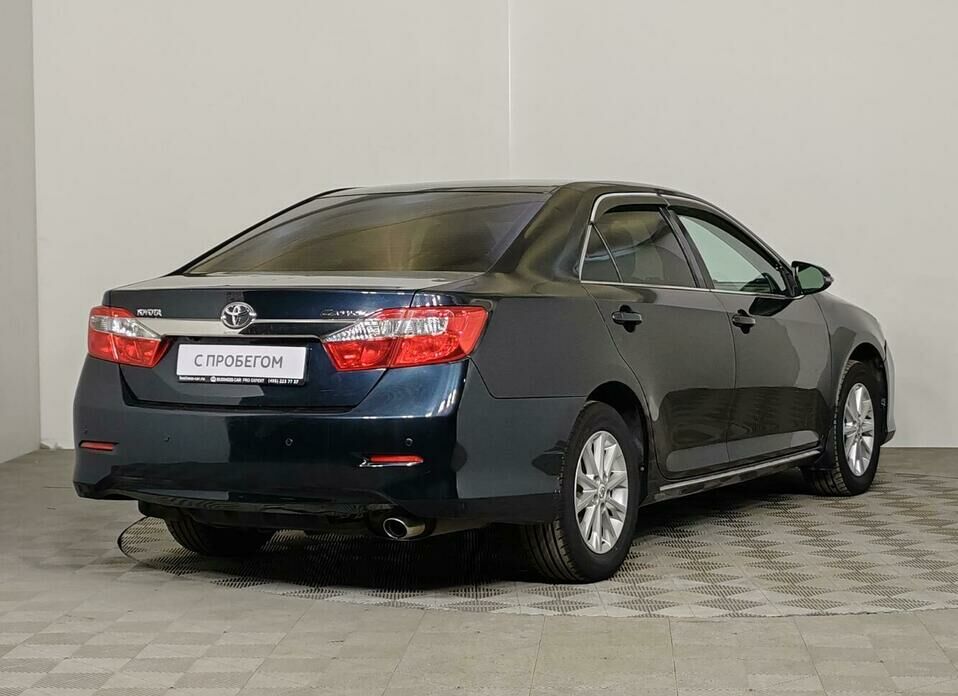 Toyota Camry 2.5 AT (181 л.с.)