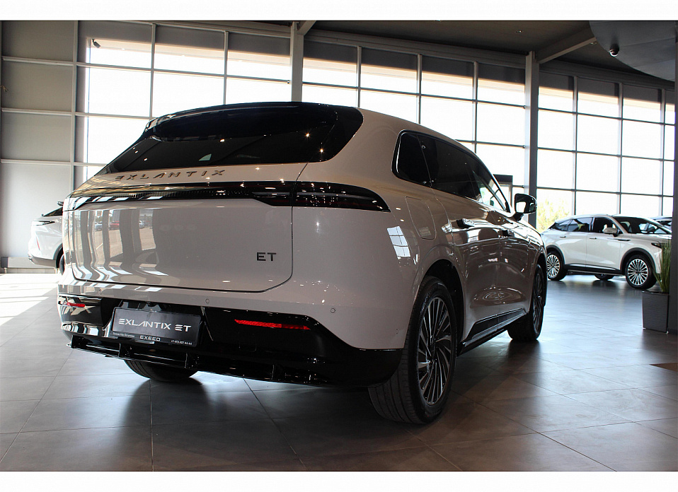 Exlantix ET 1.5hyb AT (469 л.с.) 4WD