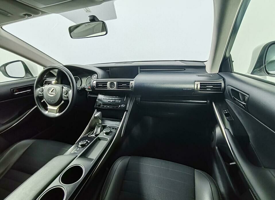 Lexus IS 250 2.5 AT (208 л.с.)