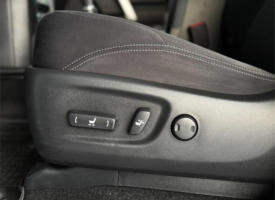 Toyota Land Cruiser Prado, 150 Series Рестайлинг 2 2.7 AT (163 л.с.) 4WD