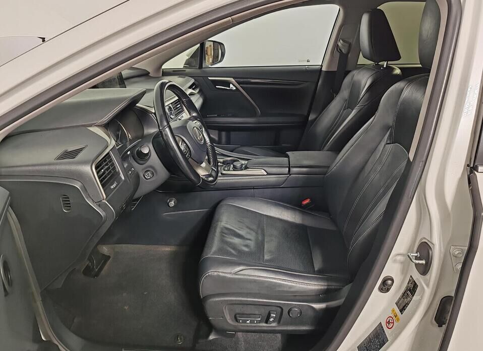 Lexus RX, IV 200t 2.0 AT (238 л.с.) 4WD