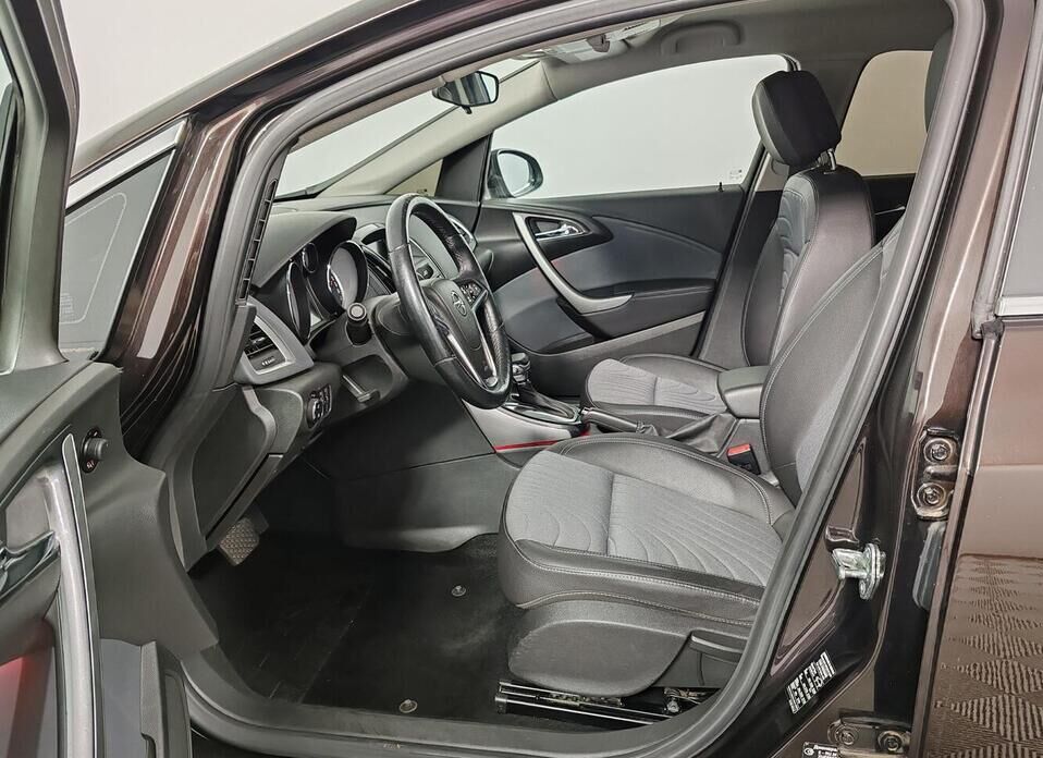 Opel Astra, J Рестайлинг 1.4 AT (140 л.с.)