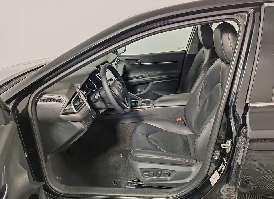Toyota Camry, VIII (XV70) 2.5 AT (181 л.с.)