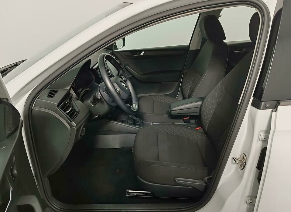 Skoda Rapid 1.6 AT (110 л.с.)