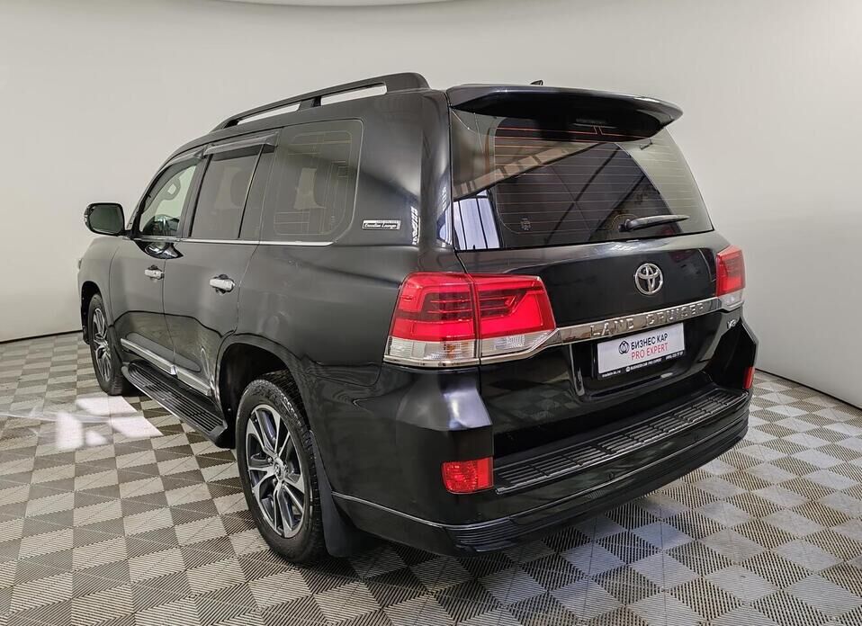Toyota Land Cruiser, 200 Series Рестайлинг 2 4.5d AT (249 л.с.) 4WD