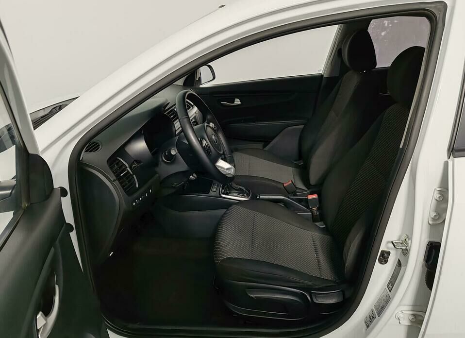 Kia Rio 1.6 AT (123 л.с.)