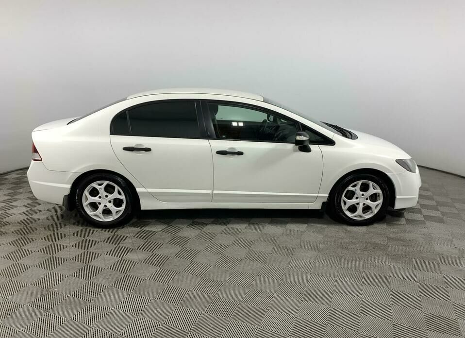 Honda Civic 1.8 MT (140 л.с.)