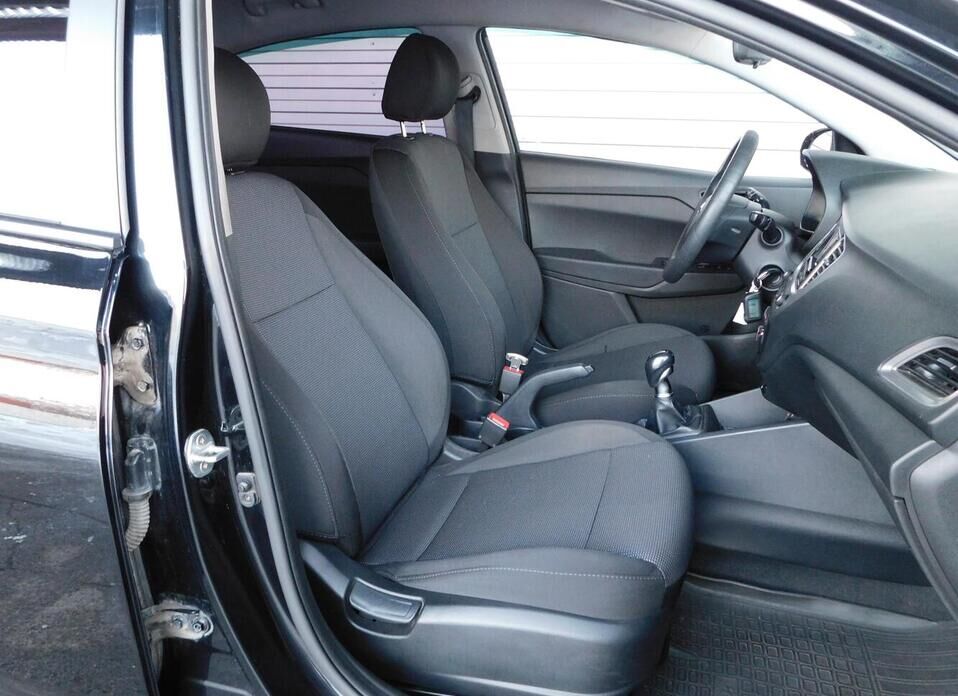 Hyundai Solaris, II Рестайлинг 1.6 MT (123 л.с.)