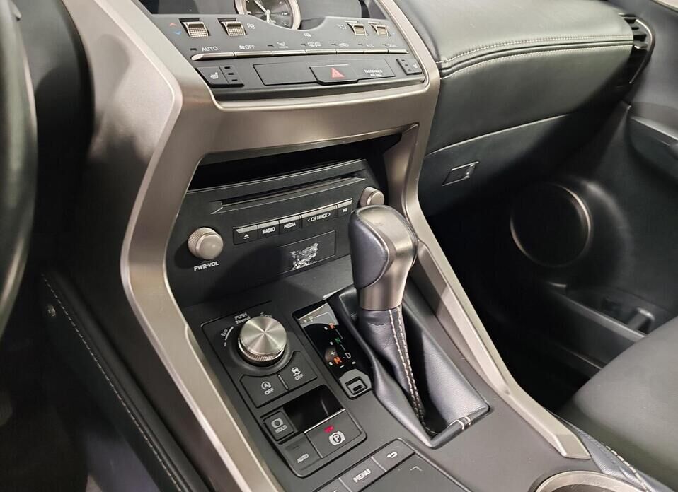 Lexus NX, I Рестайлинг 200 2.0 CVT (150 л.с.) 4WD