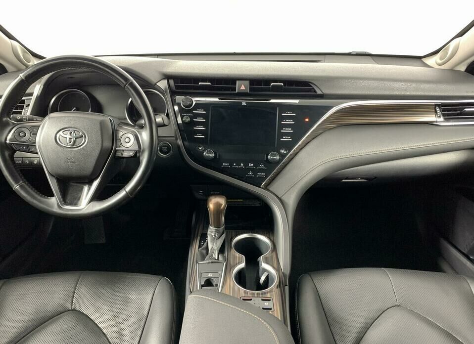 Toyota Camry 2.5 AT (181 л.с.)