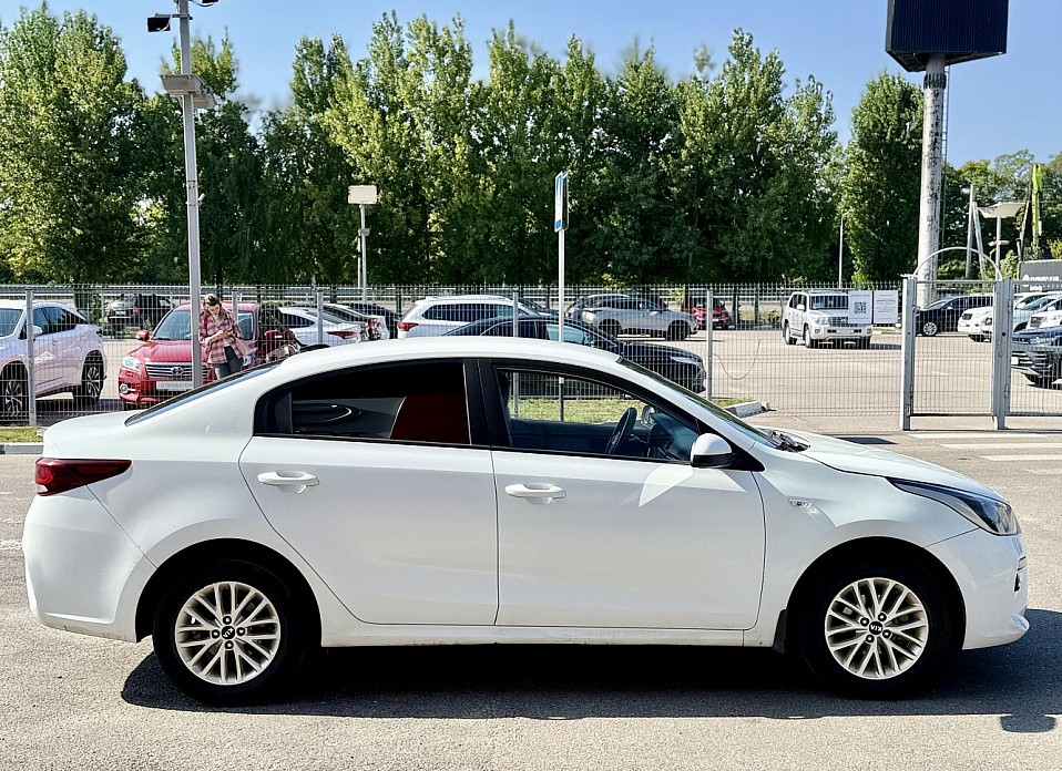 Kia Rio, IV 1.6 AT (123 л.с.)