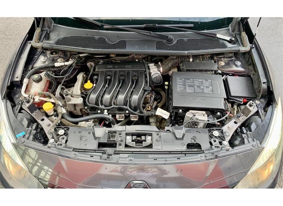 Renault Fluence 1.6 MT (106 л.с.)