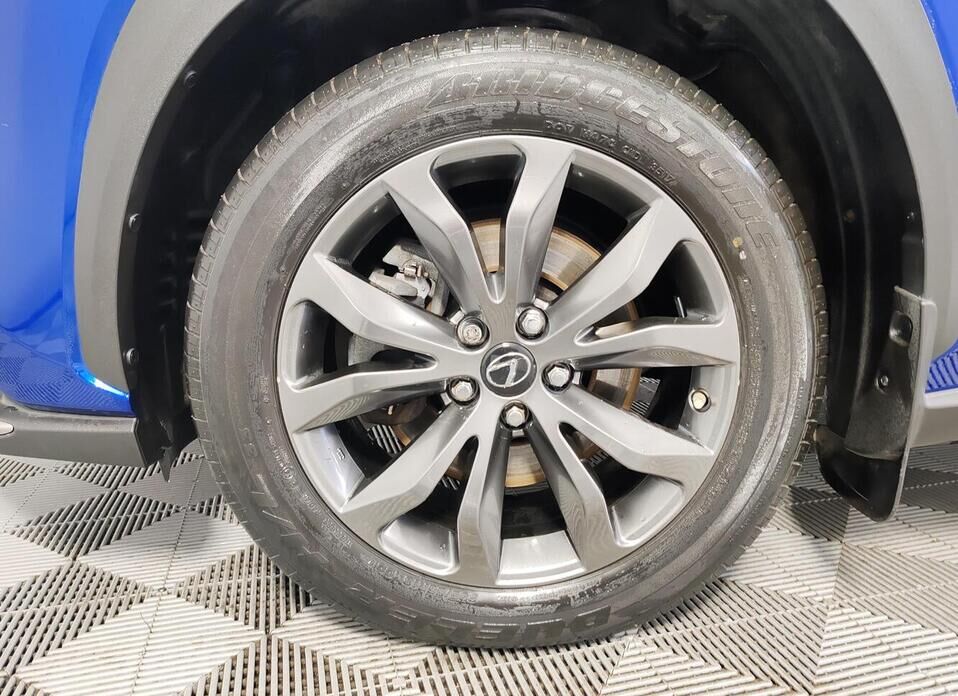 Lexus NX, I Рестайлинг 300 2.0 AT (238 л.с.) 4WD