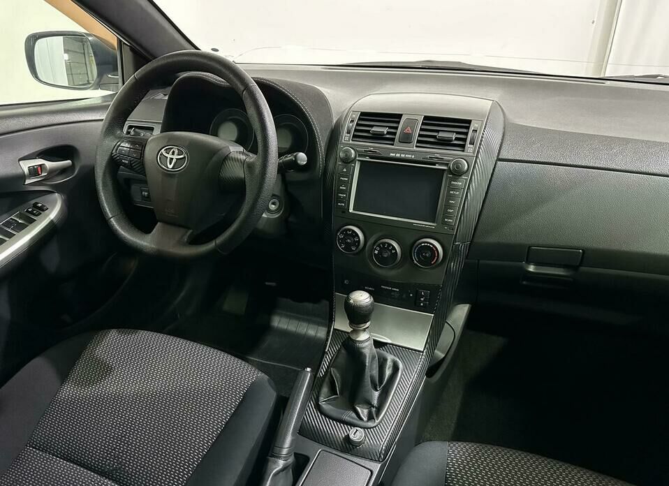 Toyota Corolla 1.6 MT (124 л.с.)