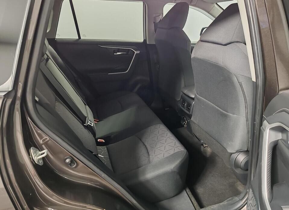 Toyota RAV4 2.5 AT (199 л.с.) 4WD