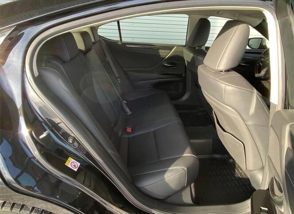 Lexus ES, VII 250 2.5 AT (200 л.с.)