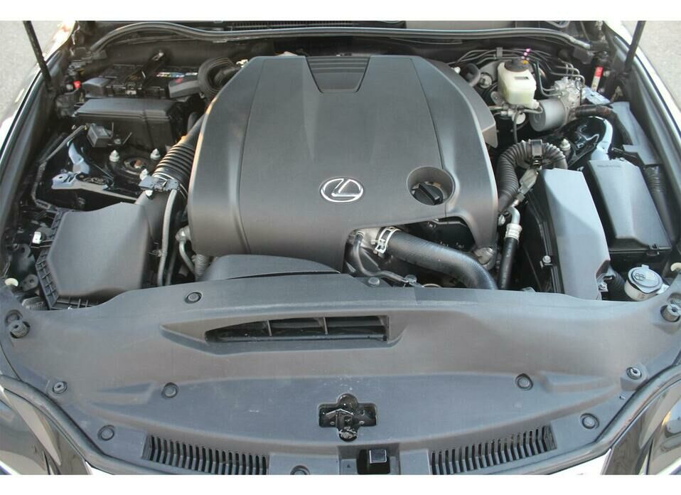 Lexus IS 250 2.5 AT (208 л.с.)