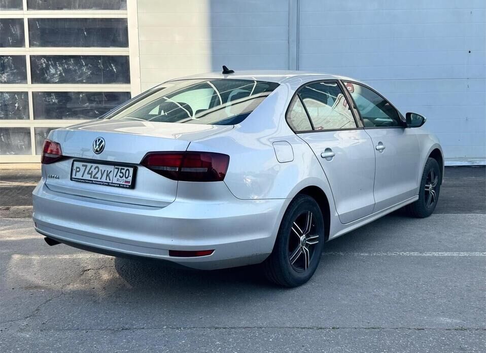 Volkswagen Jetta 1.6 AT (110 л.с.)