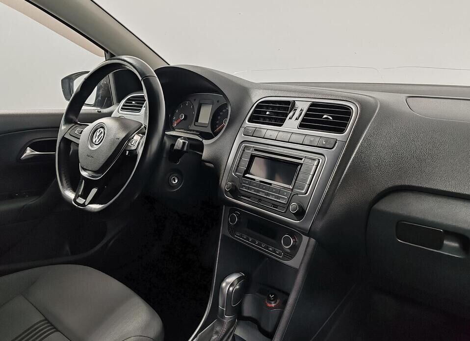 Volkswagen Polo, V Рестайлинг 1.6 AT (110 л.с.)