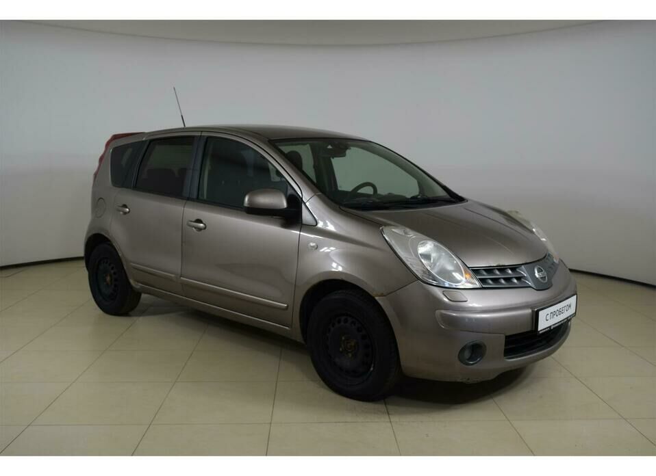 Nissan Note 1.6 MT (110 л.с.)