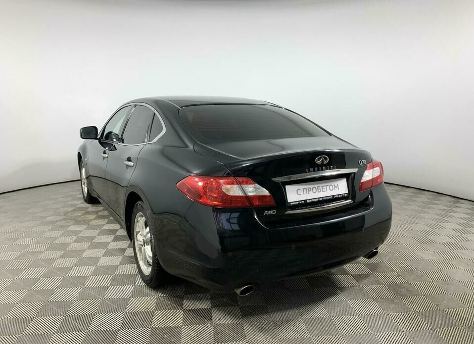 Infiniti Q70 3.7 AT (333 л.с.) 4WD