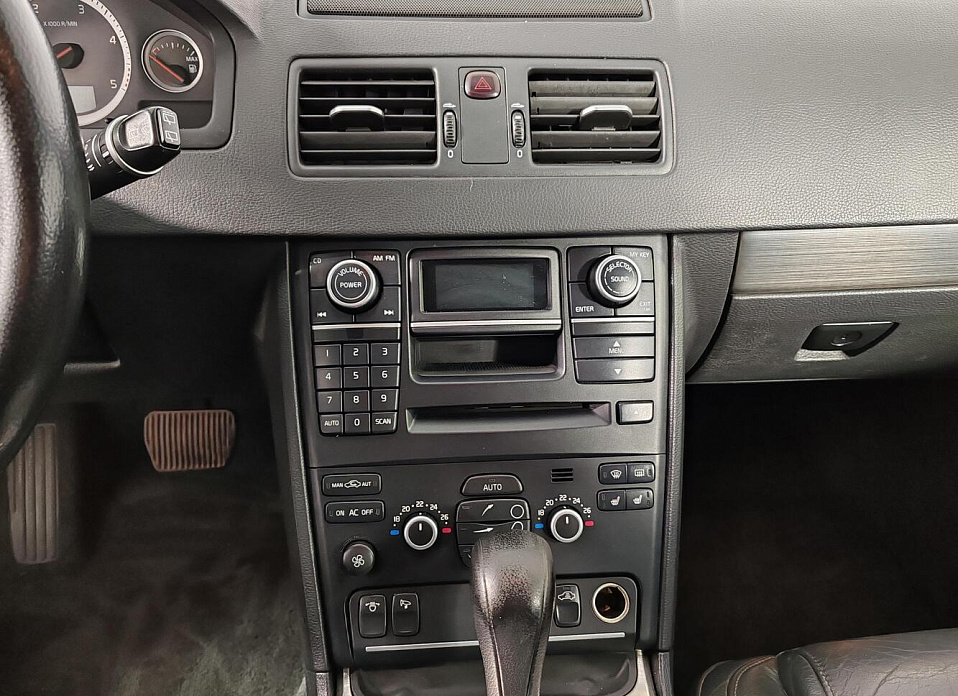Volvo XC90, I Рестайлинг 2.4d AT (185 л.с.) 4WD