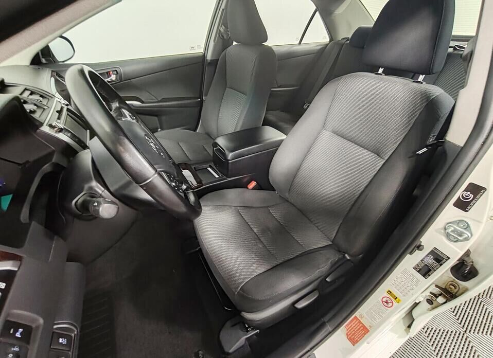 Toyota Camry, VII (XV50) Рестайлинг 2.5 AT (181 л.с.)