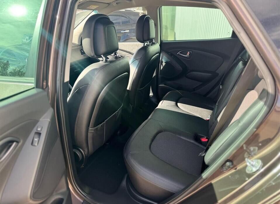 Hyundai ix35, I Рестайлинг 2.0 AT (150 л.с.) 4WD