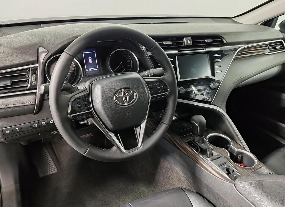 Toyota Camry, VIII (XV70) 2.5 AT (181 л.с.)