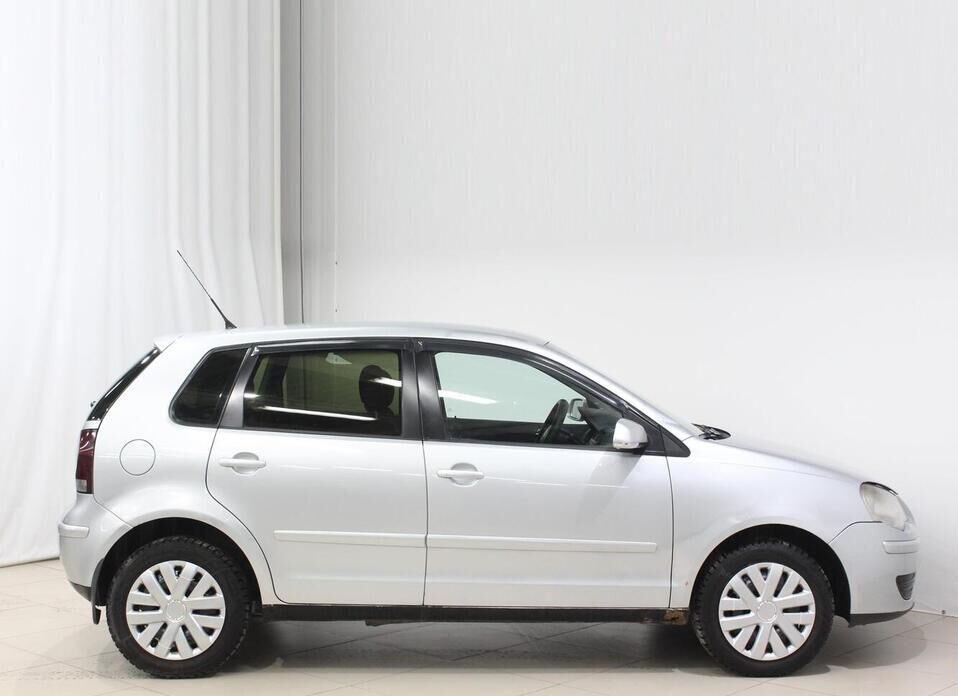 Volkswagen Polo, IV Рестайлинг 1.4 AT (75 л.с.)