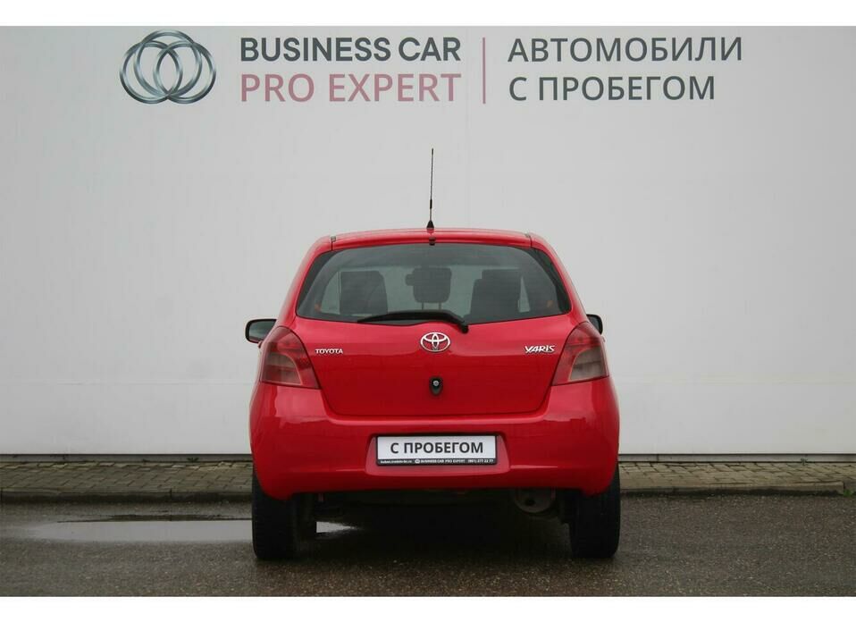 Toyota Yaris 1.3 AT (87 л.с.)