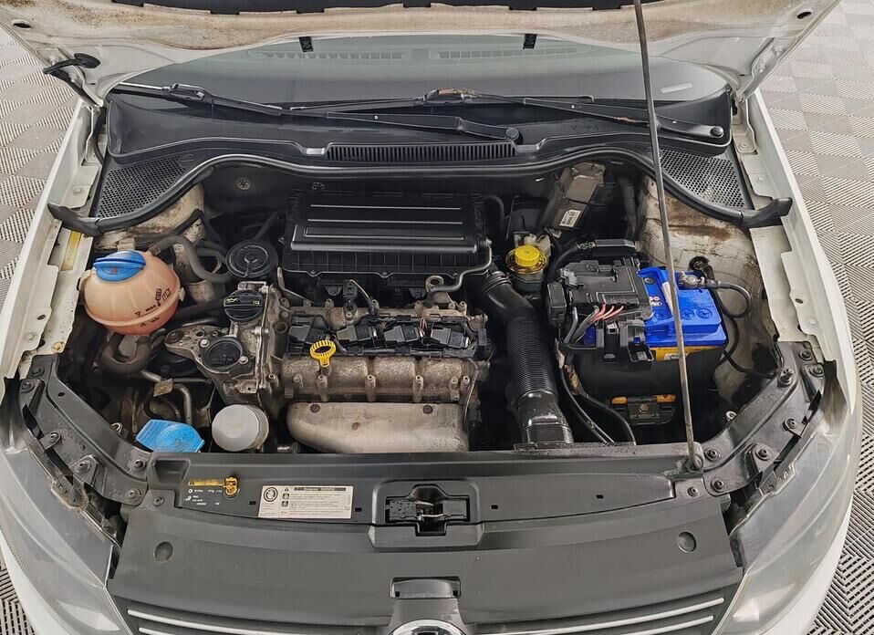 Volkswagen Polo, V 1.6 AT (105 л.с.)