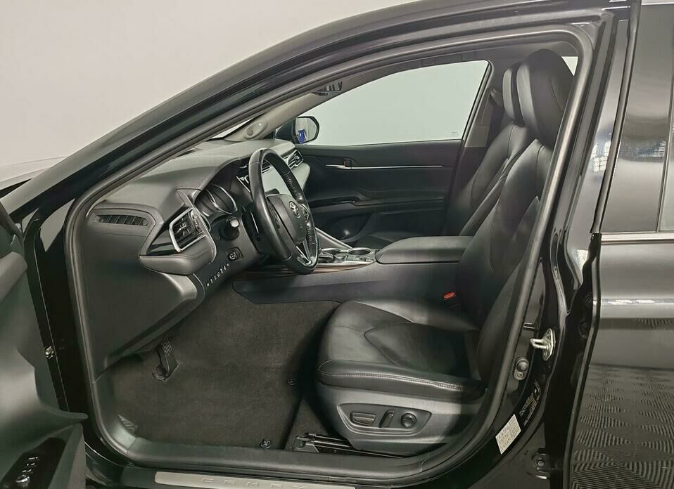 Toyota Camry 3.5 AT (249 л.с.)