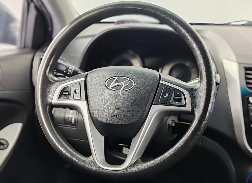Hyundai Solaris 1.6 AT (123 л.с.)