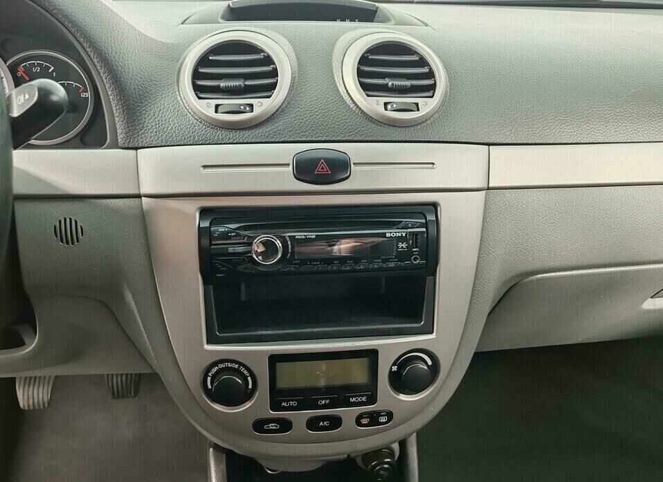 Chevrolet Lacetti 1.6 MT (109 л.с.)