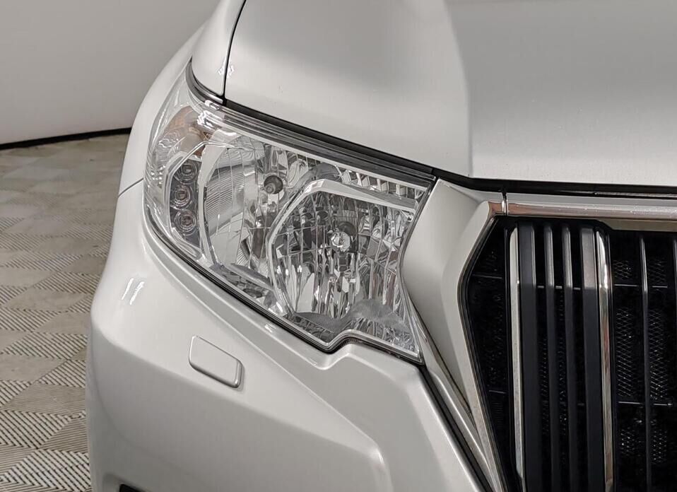 Toyota Land Cruiser Prado, 150 Series Рестайлинг 2 2.8d AT (177 л.с.) 4WD