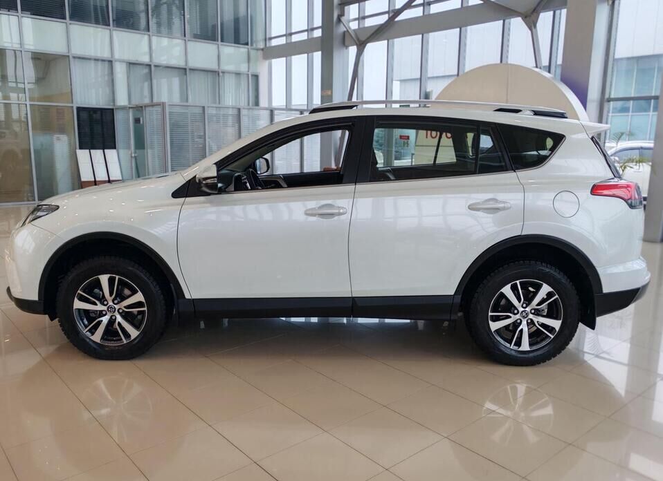 Toyota RAV4, IV (XA40) Рестайлинг 2.0 CVT (146 л.с.)