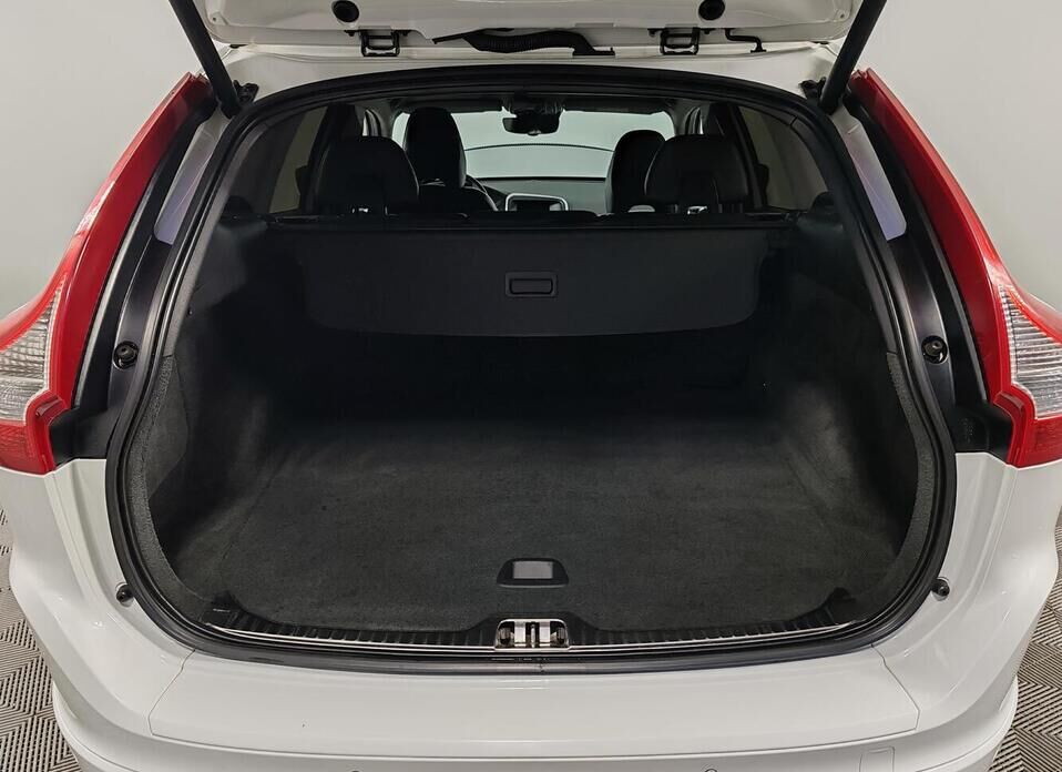 Volvo XC60, I Рестайлинг 2.4d AT (215 л.с.) 4WD