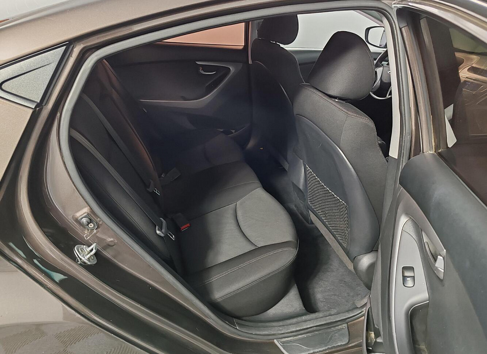 Hyundai Elantra, V (MD) Рестайлинг 1.6 MT (132 л.с.)