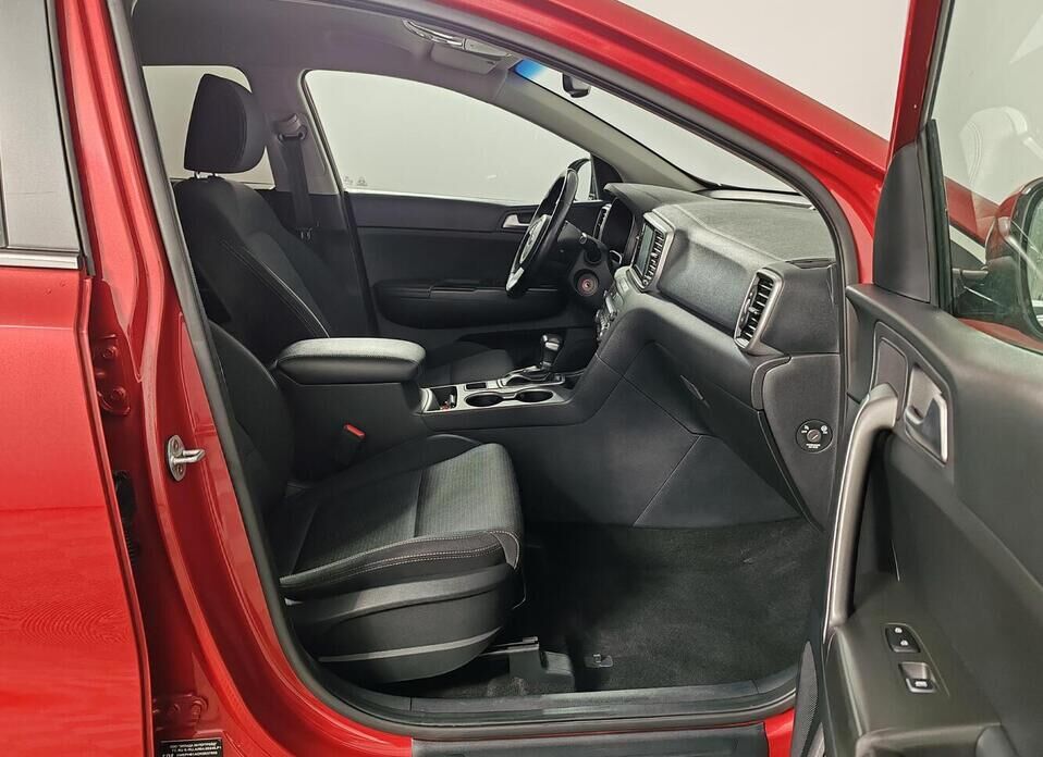 Kia Sportage, IV Рестайлинг 2.0 AT (150 л.с.) 4WD