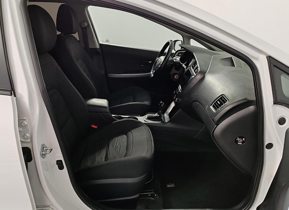 Kia Ceed, II Рестайлинг 1.6 AT (130 л.с.)