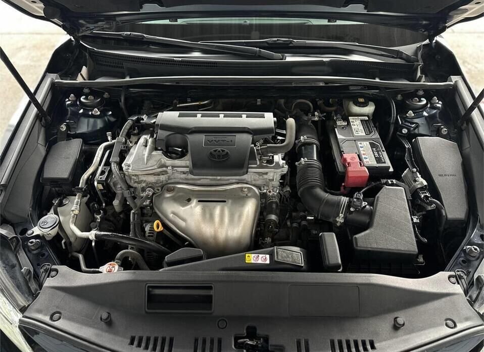 Toyota Camry 2.5 AT (181 л.с.)