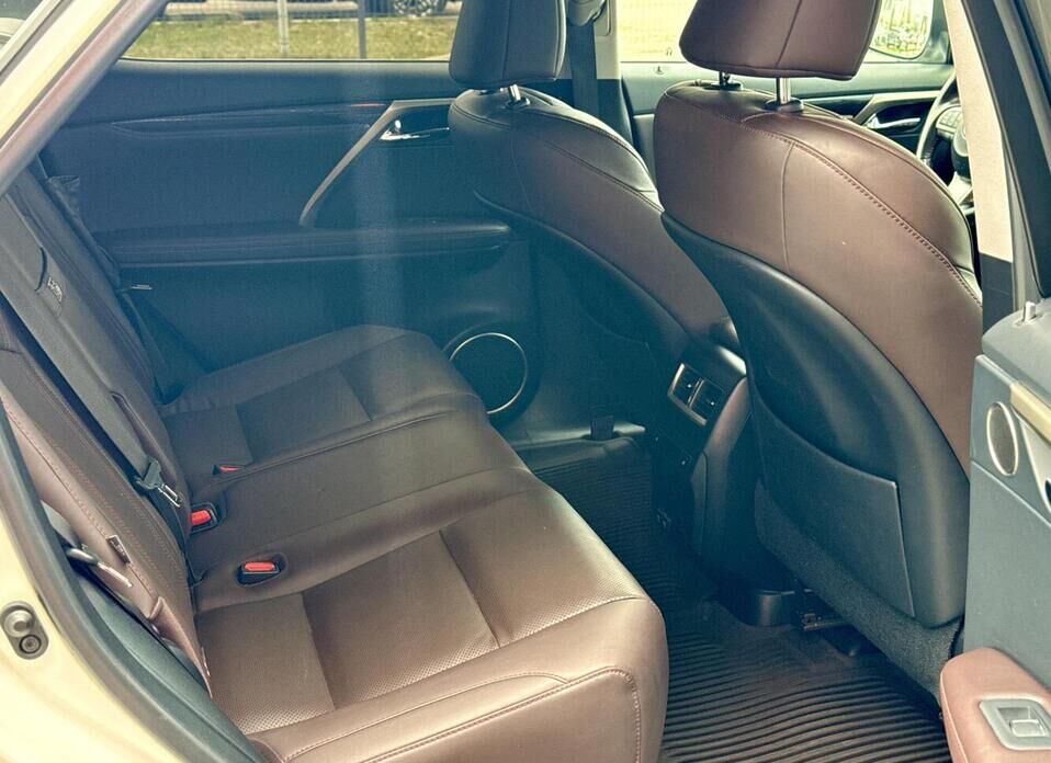 Lexus RX, IV Рестайлинг 300 2.0 AT (238 л.с.) 4WD