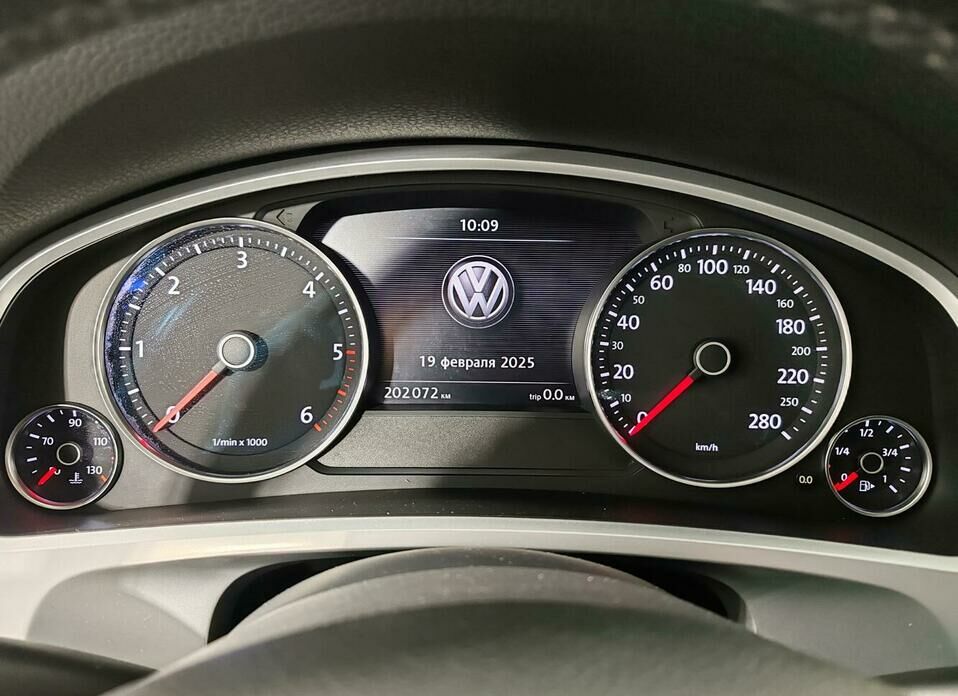 Volkswagen Touareg 3.0d AT (204 л.с.) 4WD