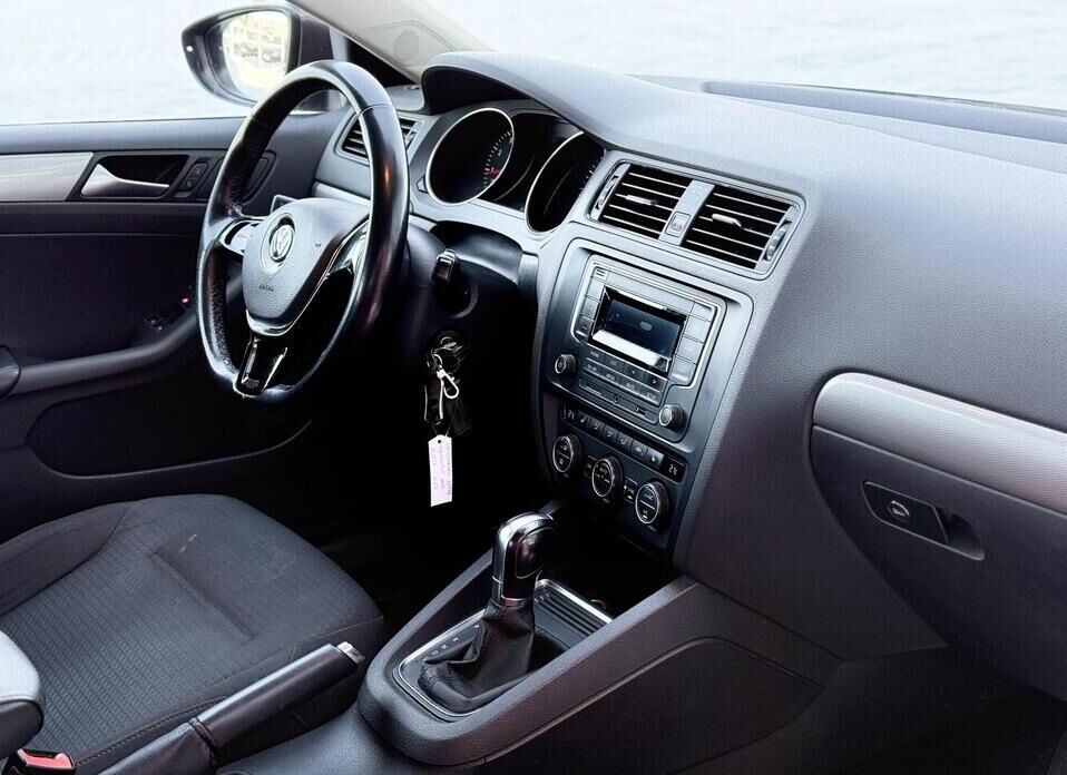 Volkswagen Jetta, VI Рестайлинг 1.6 AT (110 л.с.)