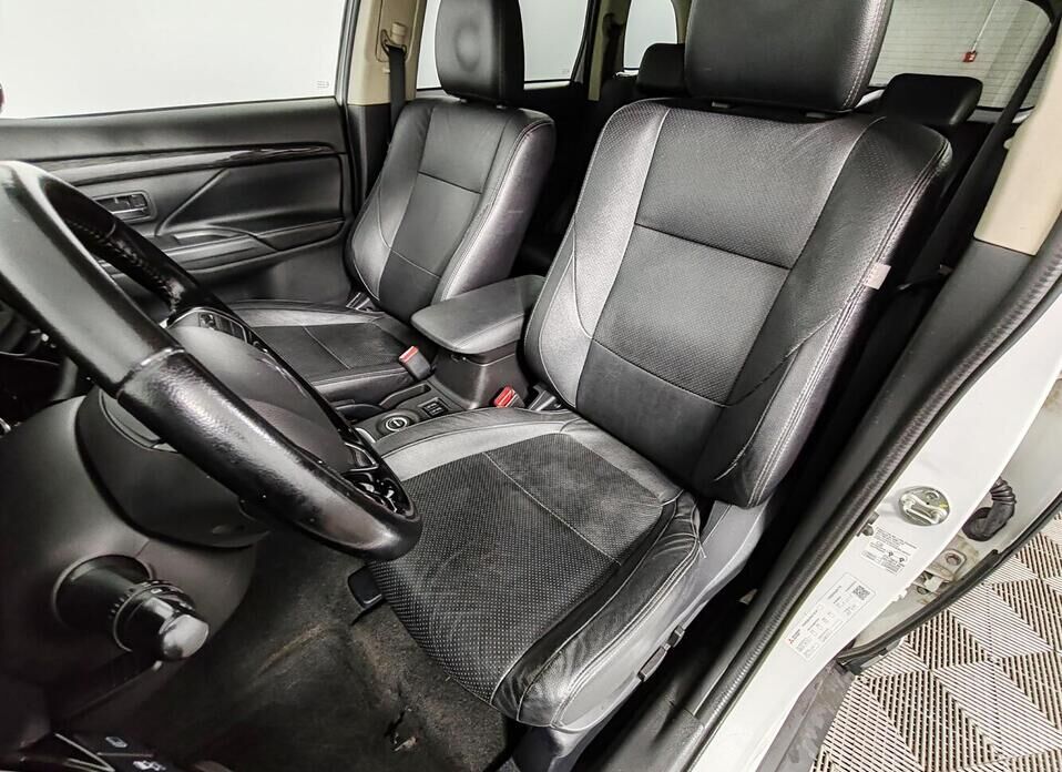 Mitsubishi Outlander, III Рестайлинг 2 2.0 CVT (146 л.с.) 4WD