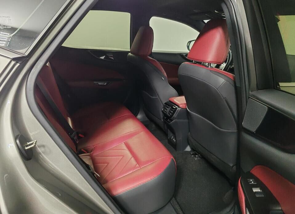 Lexus NX, II 250 2.5 AT (199 л.с.) 4WD